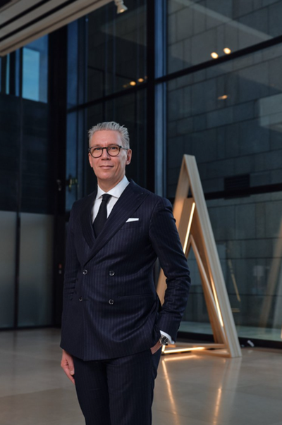 Business Portrait on Location — Lux Photo Pro