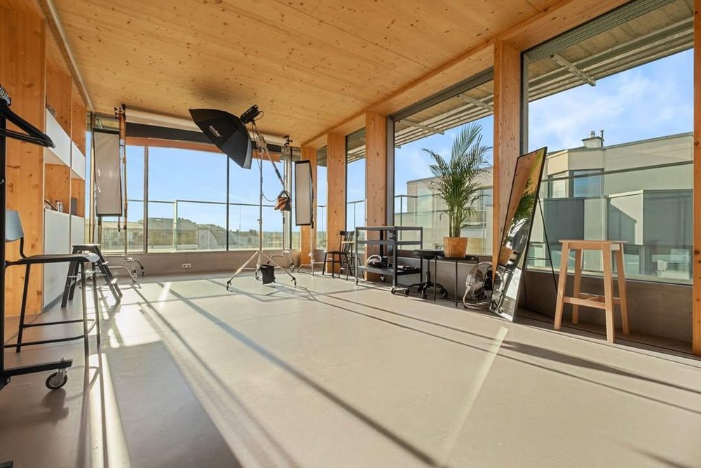 Lux Photo Pro studio in Belair, Luxembourg — daylight, terraces and professional lighting