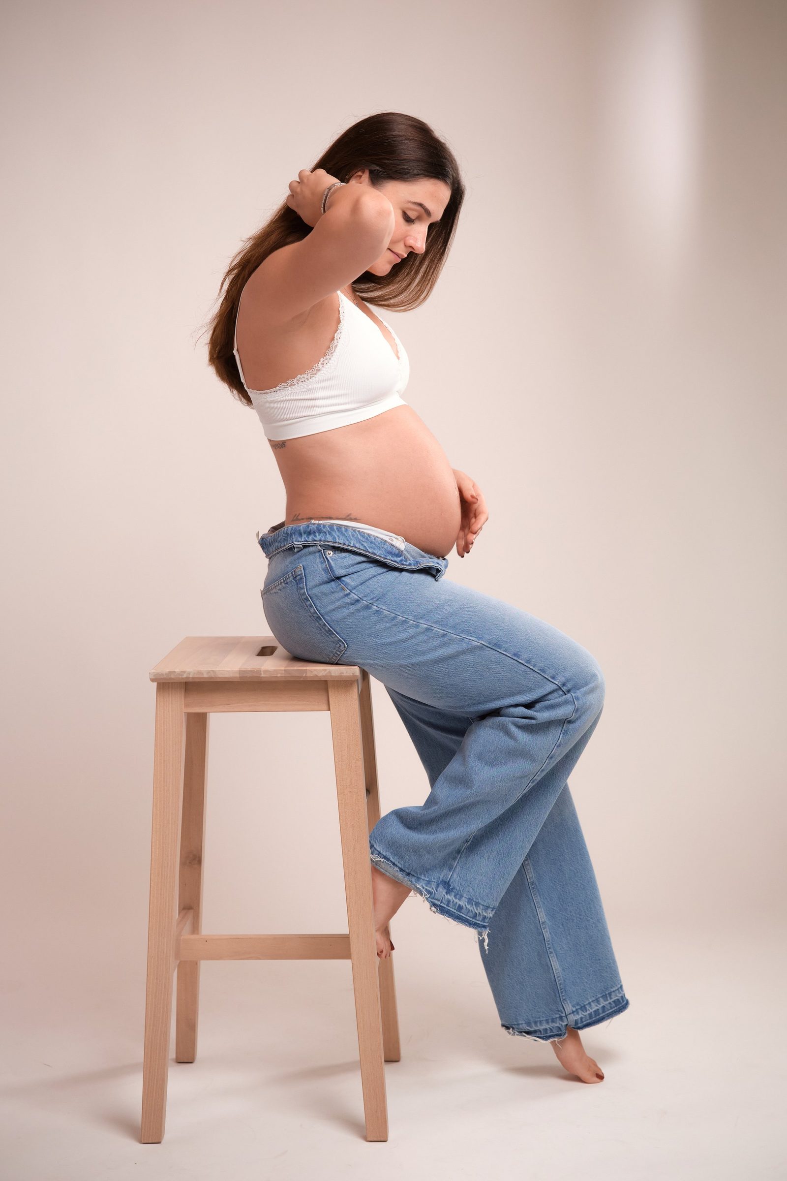 Pregnancy Photoshoot in Studio — Lux Photo Pro